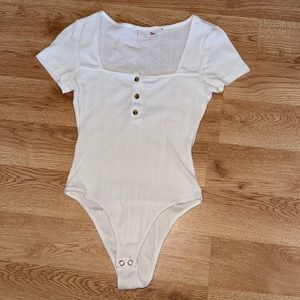 So white square neck body suit. size xs
